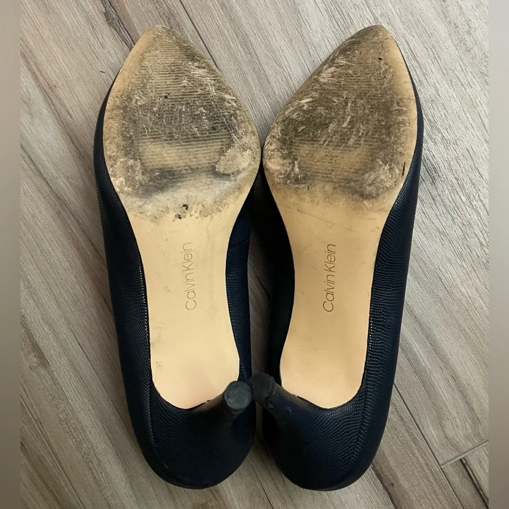 Calvin Klein Gayle Pointed-Toe Pump